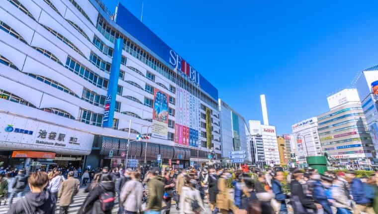 池袋エリアで昼に人通りの多い場所で広告を出したい